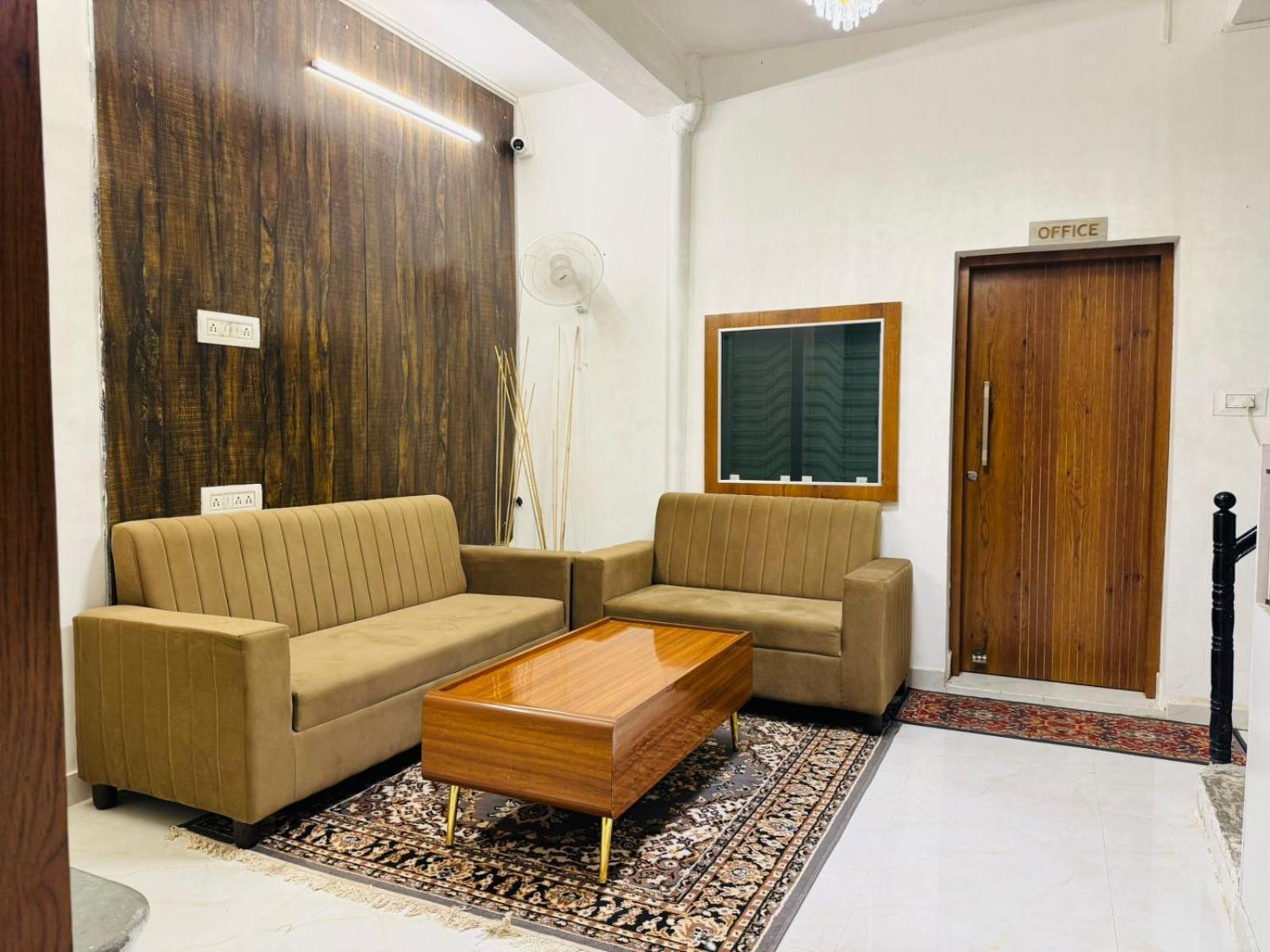 Eco Family Hostel ชัยปุระ ภายนอก รูปภาพ